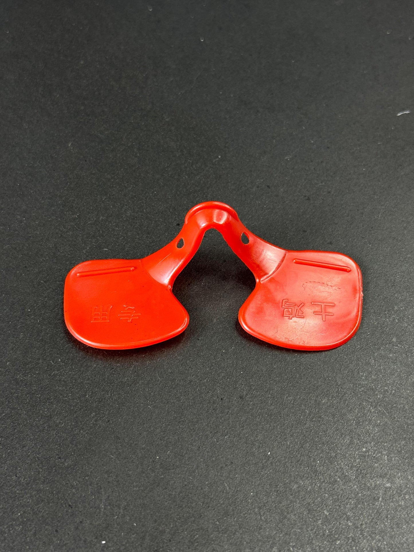 Blinders Poultry Beak Guard / Chicken Anti-Peck Device pack of 10