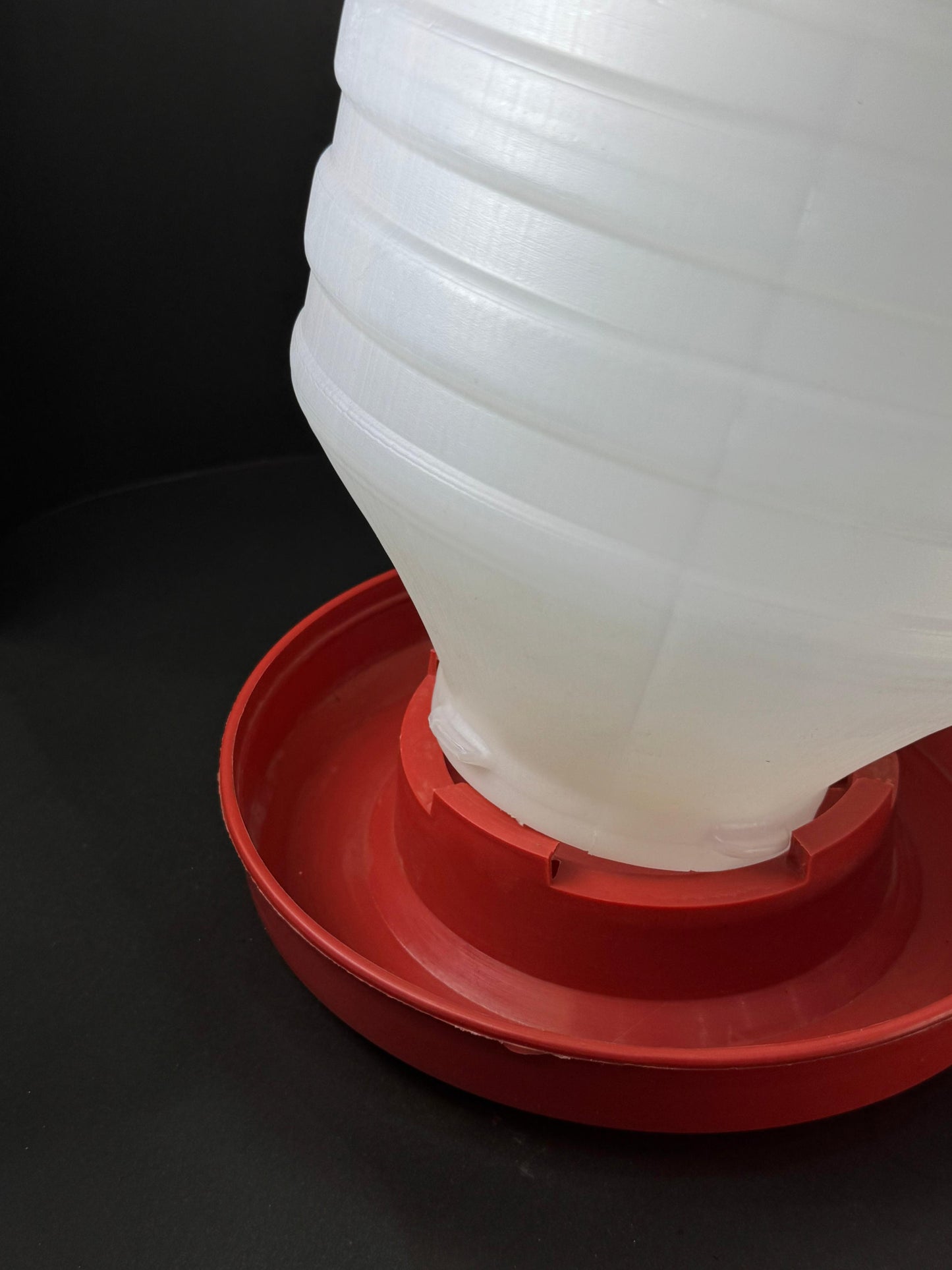 Hopeland Jumbo 8ltr Poultry Drinker – Red Base Water Dispenser