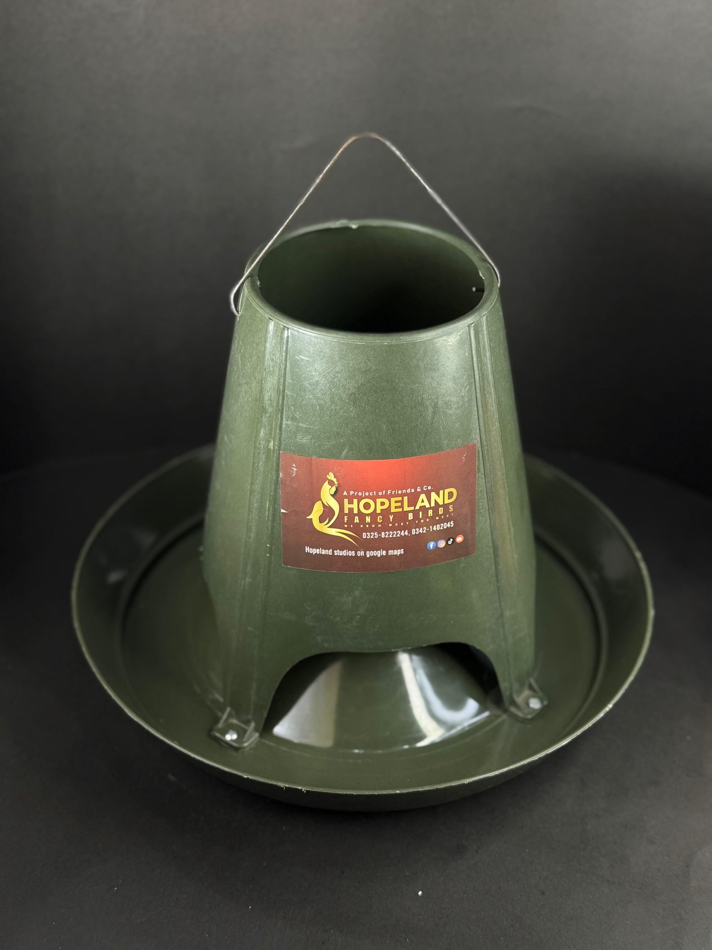 Hopeland Deluxe Gravity Poultry Feeder – Green (Hanging Model)