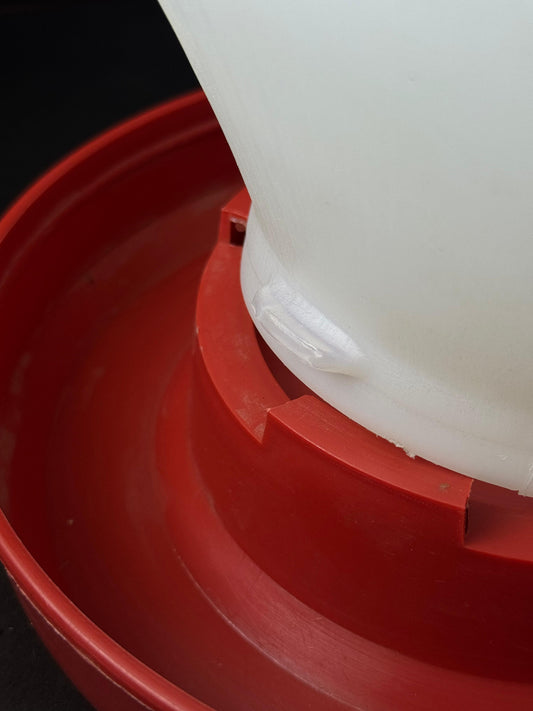 Hopeland Jumbo 8ltr Poultry Drinker – Red Base Water Dispenser