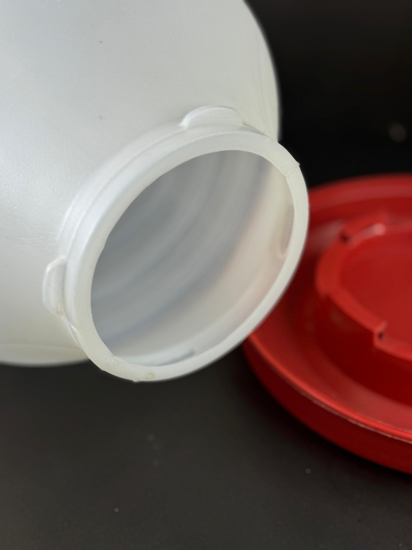 Hopeland 6ltr Poultry Drinker – Red Base Water Dispenser