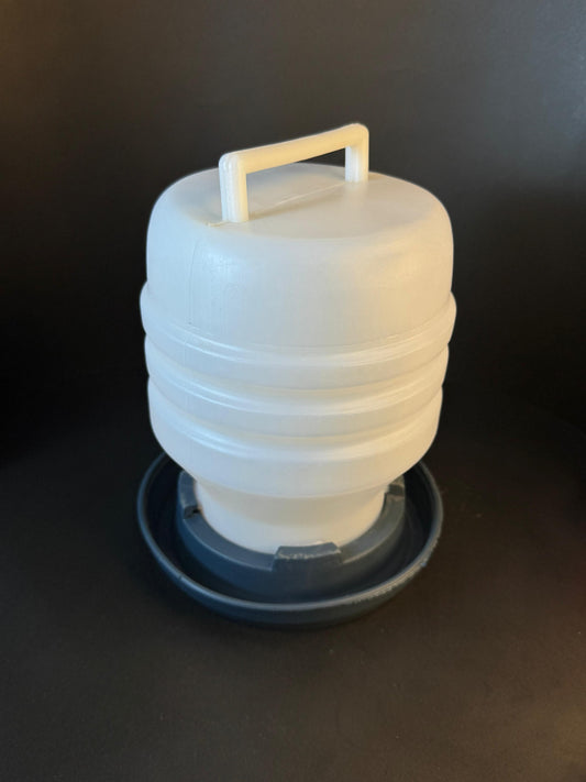 Hopeland Flat-Top Poultry Waterer 3ltr – Heavy-Duty Plastic Drinker